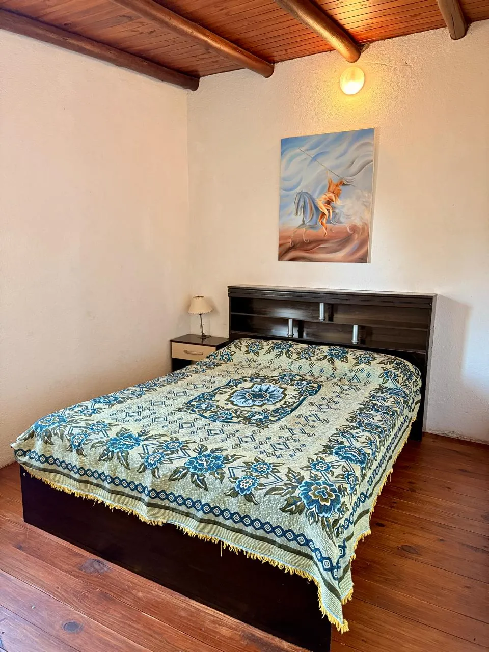 Habitación con cama matrimonial